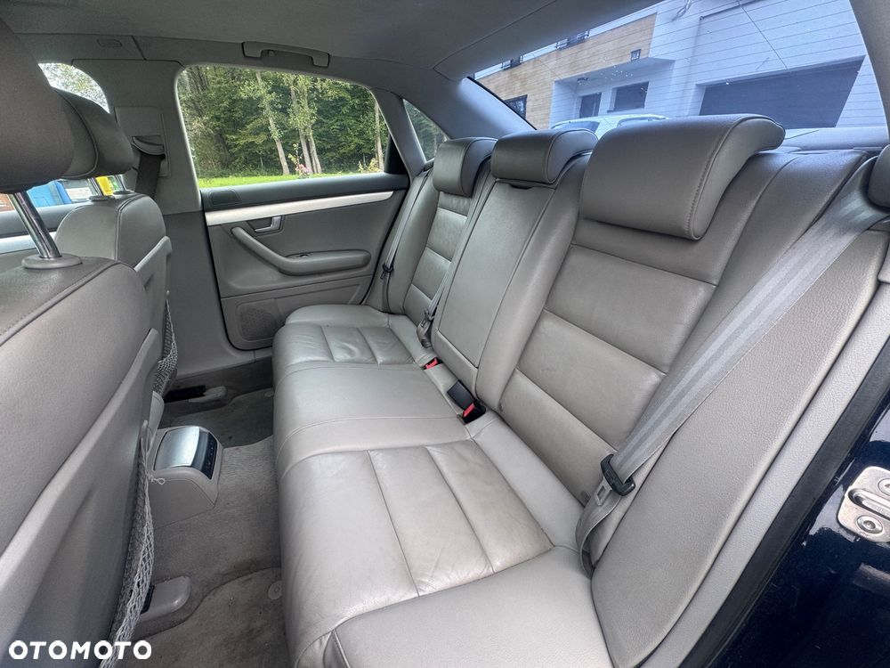 Audi A4 Limousine - 18