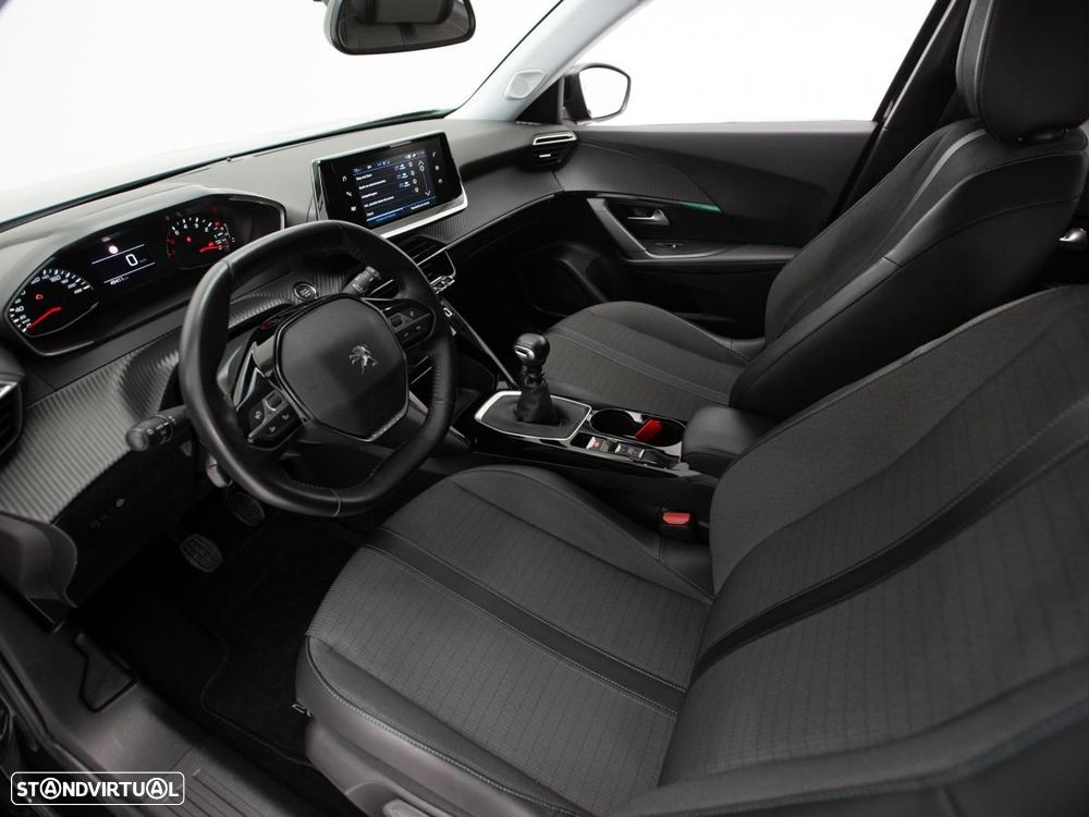 Peugeot 2008 1.5 BlueHDi Allure — fotografia 6