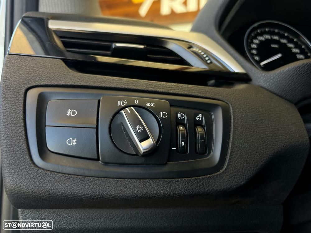 BMW X1 16 d sDrive Auto Line Sport - 13