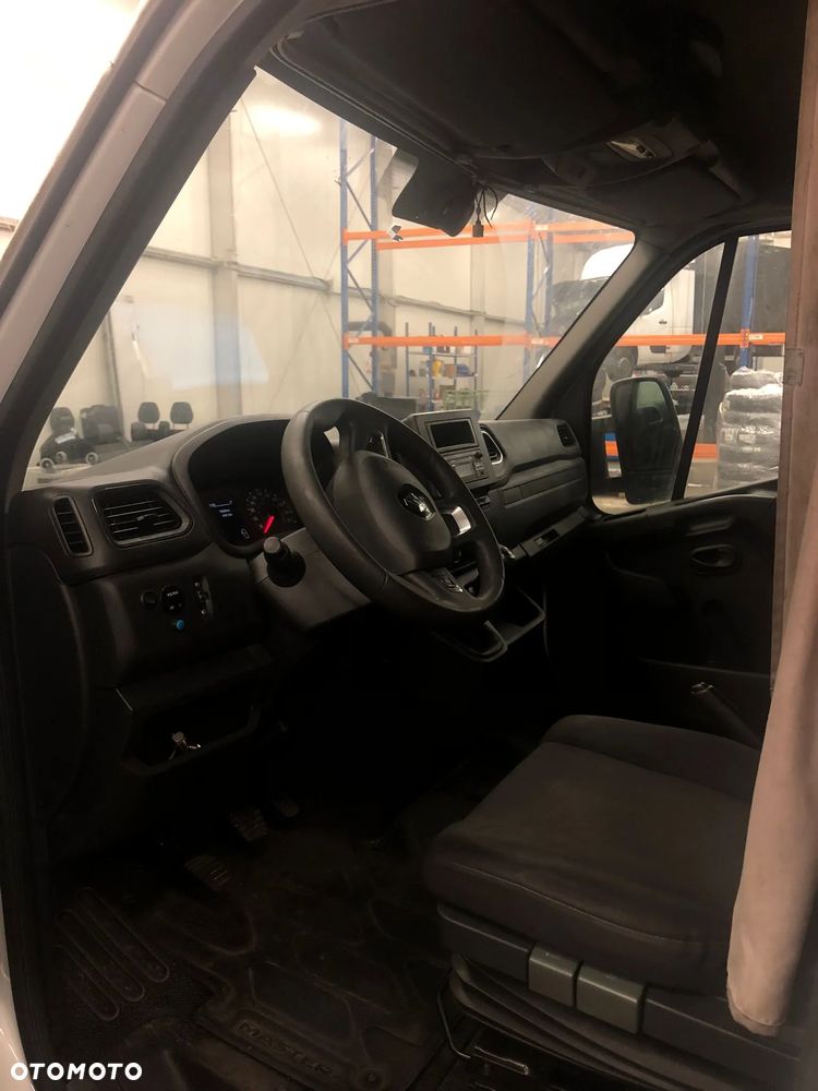 Renault Master III - 2