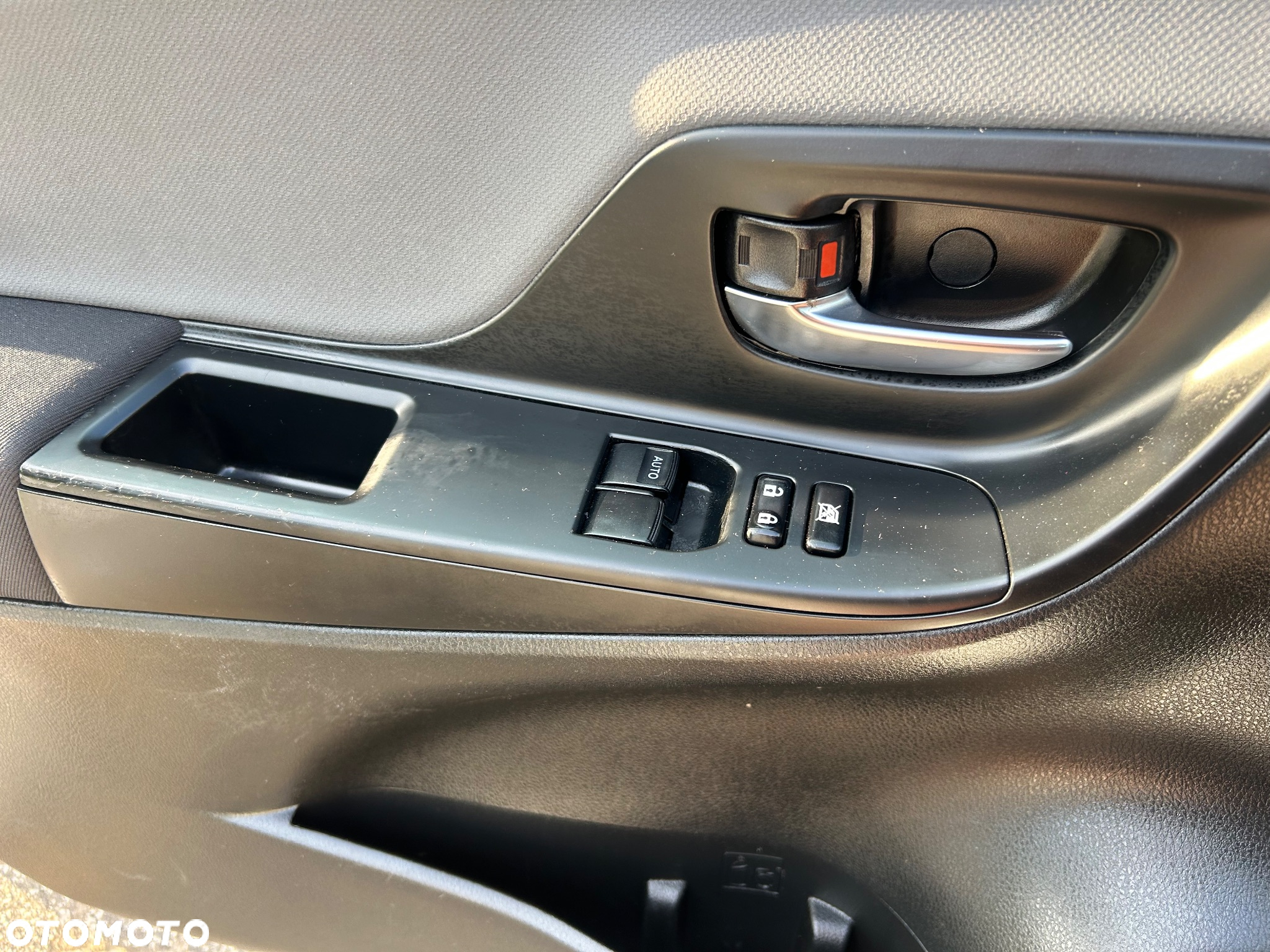 Toyota Yaris Hybrid 100 Premium - 22