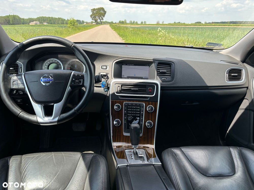 Volvo S60 D3 Geartronic R-Design - 6