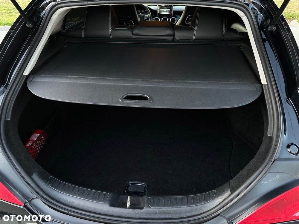 Mercedes-Benz CLA 200 d - 16