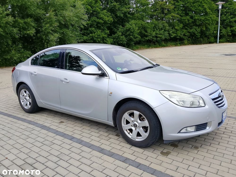 Opel Insignia 1.8 - 9