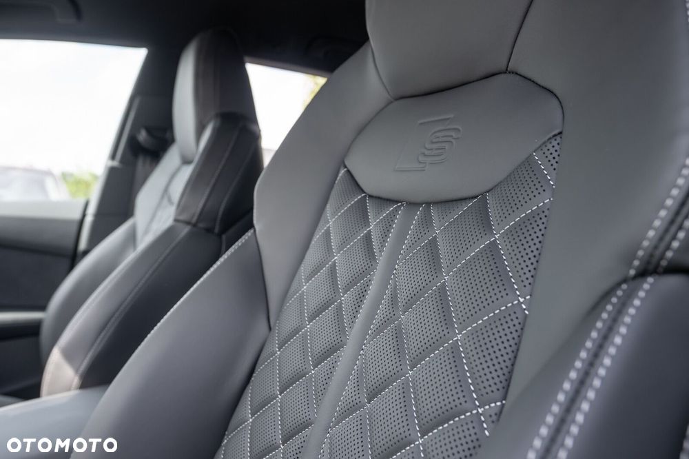 Audi Q8 - 12