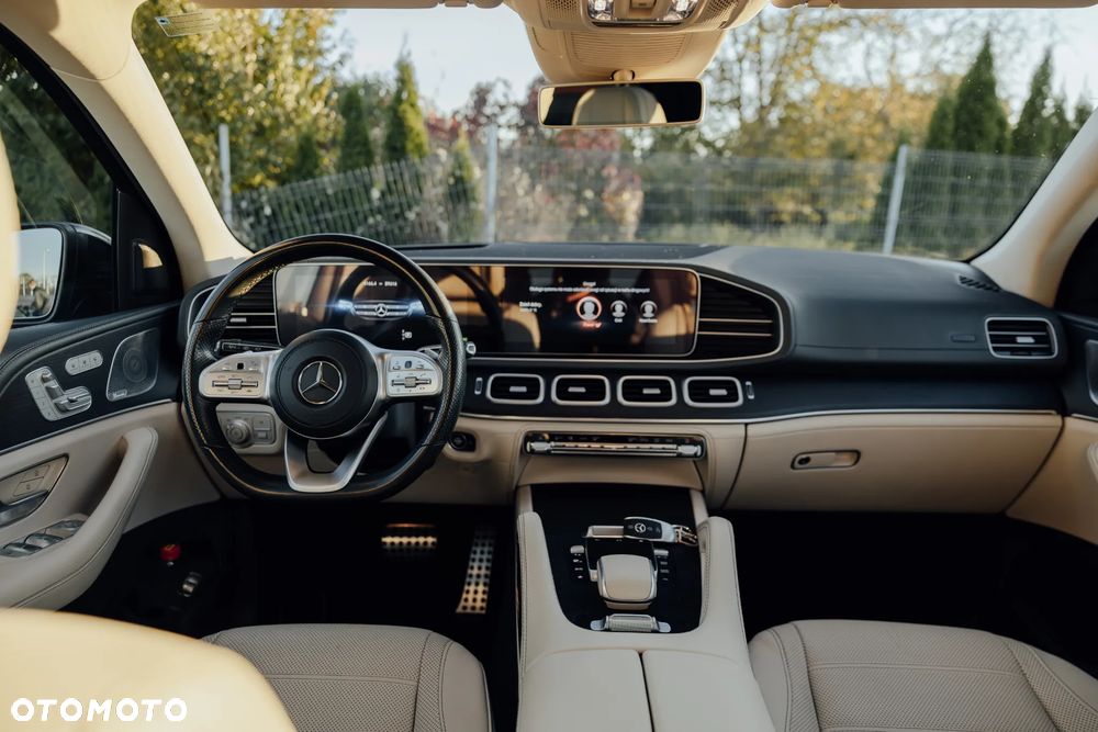 Mercedes-Benz GLS - 16