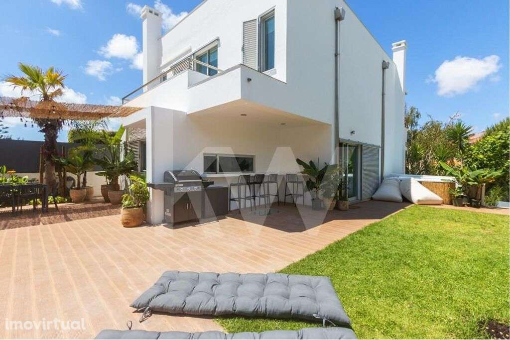 Moradia com dois jardins,  piscina e jacuzzi em Paço de Arcos - Grande imagem: 5/60