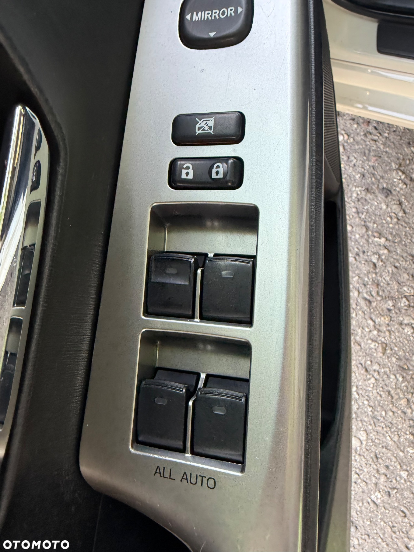 Toyota Prius+ (Hybrid) Executive - 13