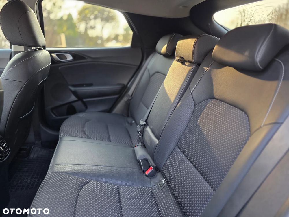 Kia XCeed 1.4 T-GDI L Business Line DCT - 16