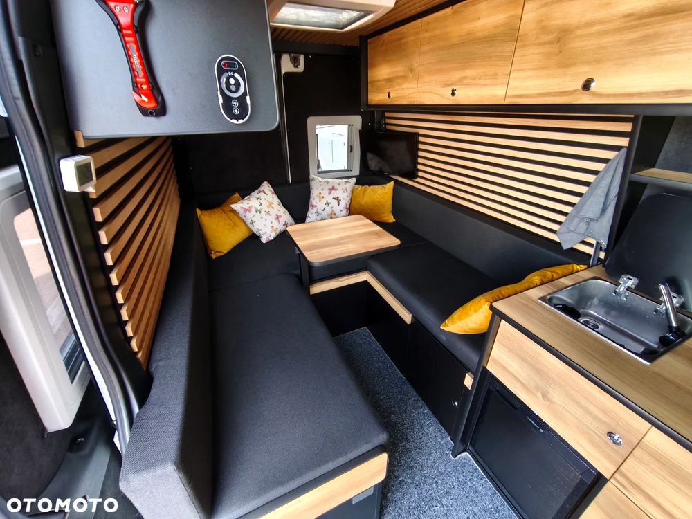 Mercedes-Benz Sprinter - 22