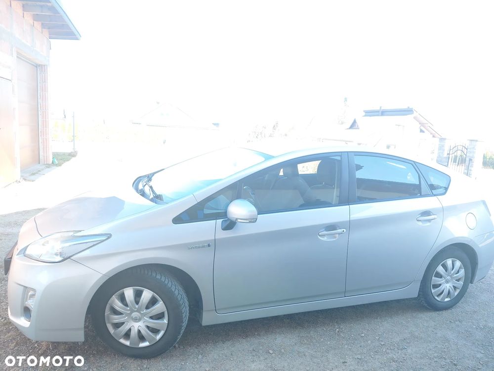 Toyota Prius 1.8 HSD Prestige - 18