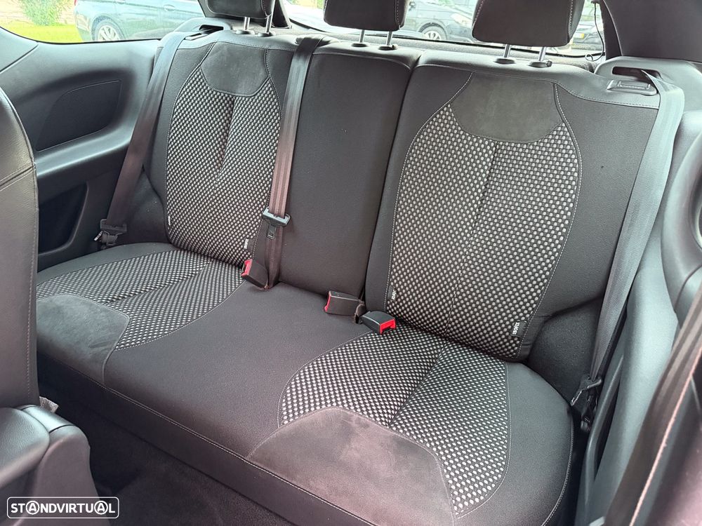 Citroën DS3 1.6 HDi Airdream So Chic - 12