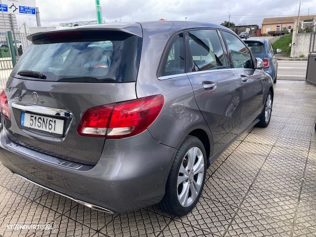Mercedes-Benz B 180 - 14