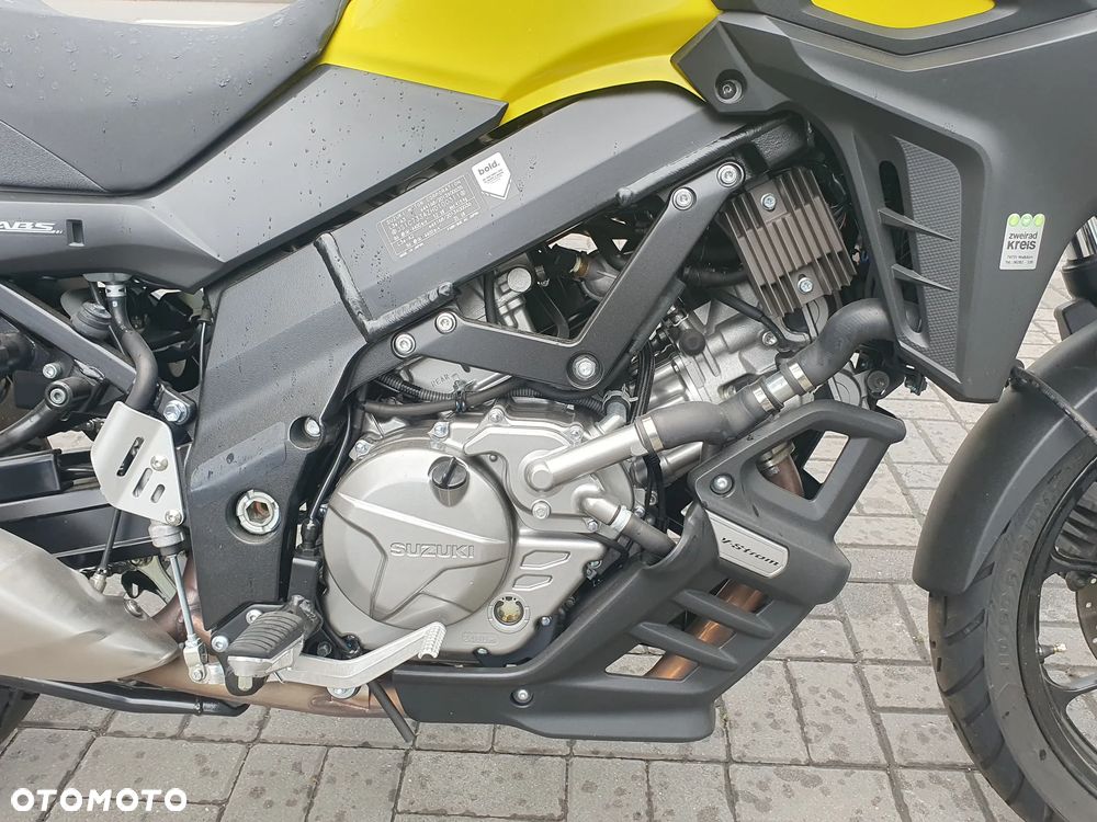 Suzuki V-STROM - 4