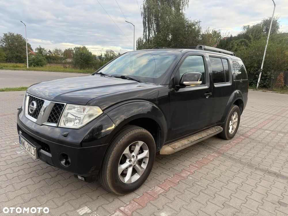 Nissan Pathfinder - 2
