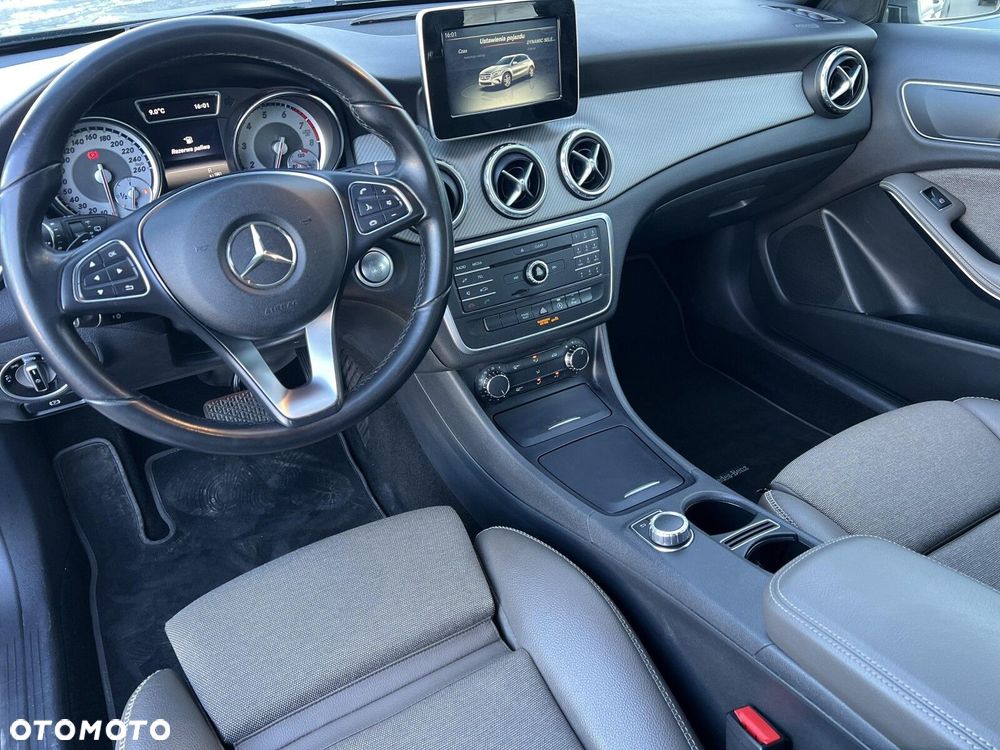 Mercedes-Benz GLA - 26