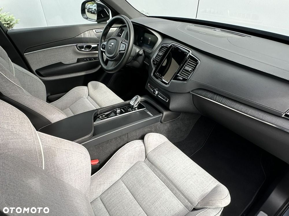 Volvo XC 90 - 22