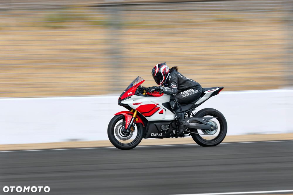 Yamaha R3 - 8