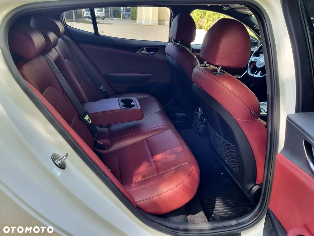 Kia Stinger 3.3 T-GDI V6 GT AWD - 16