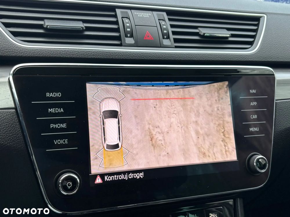 Skoda Superb 2.0 TDI SCR Style DSG - 32