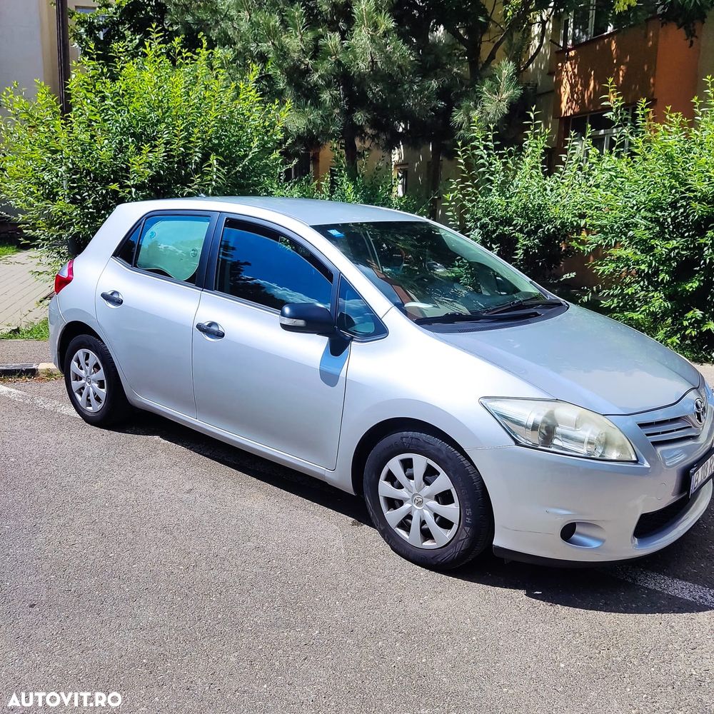Toyota Auris 1.3 Dual VVT-i Executive - 1