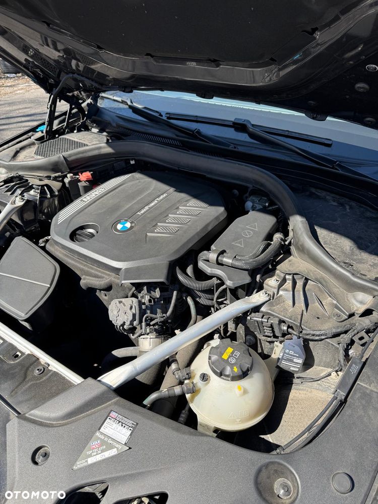 BMW Seria 5 520d xDrive - 24