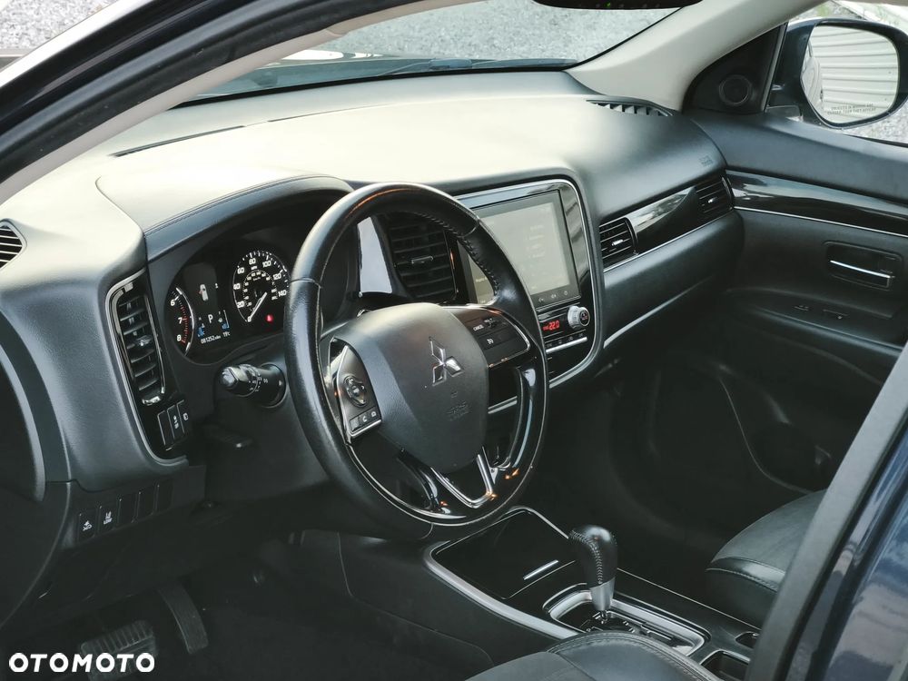 Mitsubishi Outlander - 5