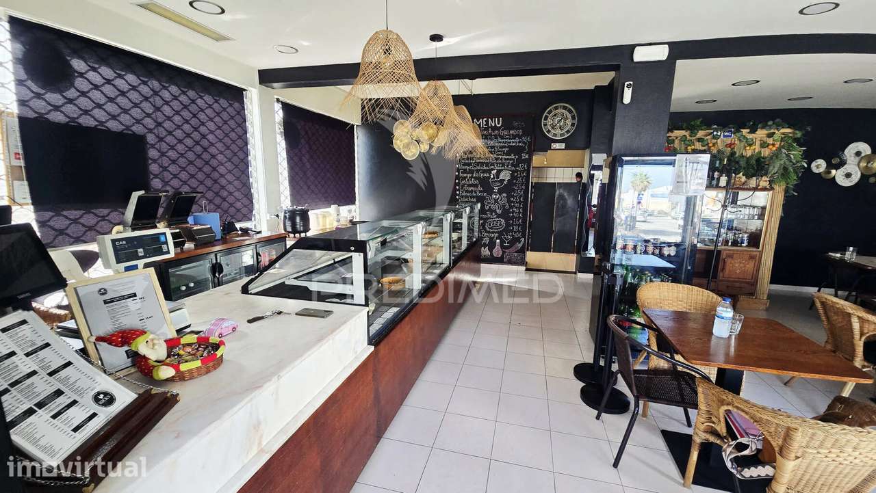 Trespasse de Restaurante Churrasqueira no Centro de Lagoa - Grande imagem: 4/18