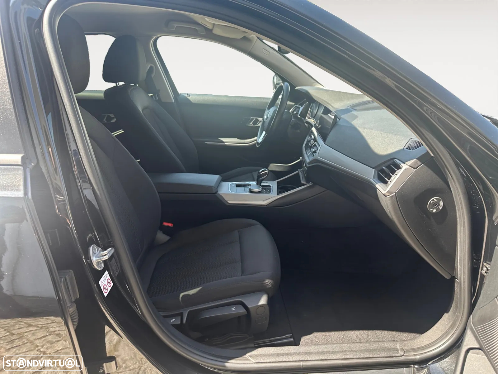 BMW 330 e Touring Corporate Edition Auto - 14