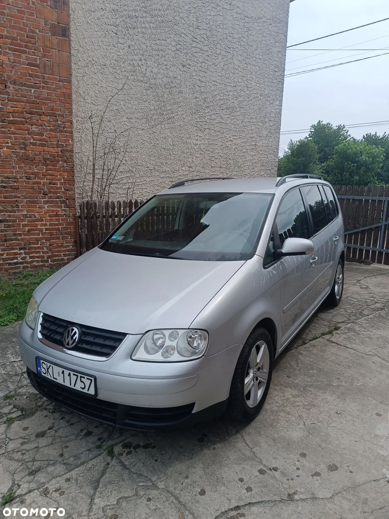 Volkswagen Touran 1.6 FSI Basis - 1