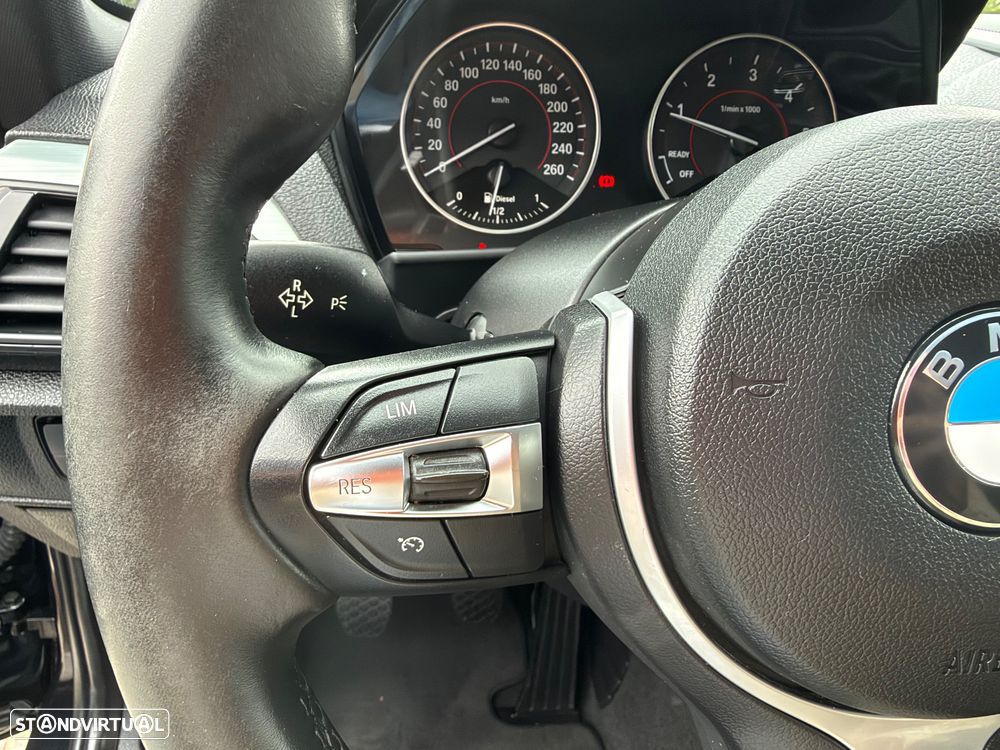 BMW 118 d Pack M - 25