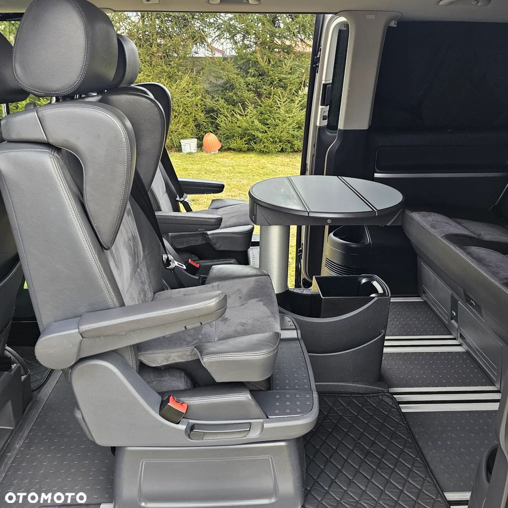 Volkswagen Multivan - 11