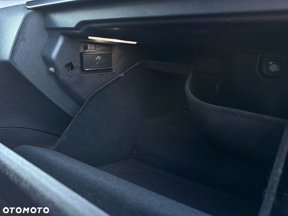 Peugeot 3008 2.0 BlueHDi GT S&S EAT8 - 27