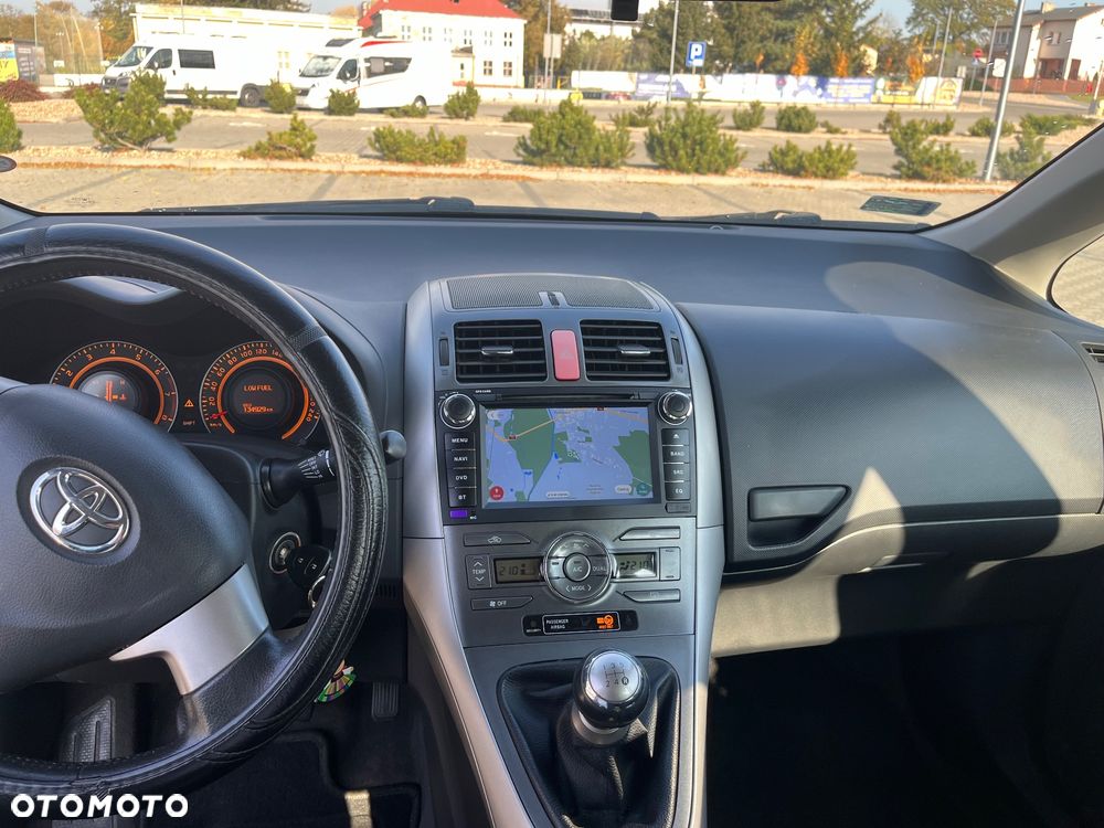 Toyota Auris 1.4 VVT-i Luna - 4