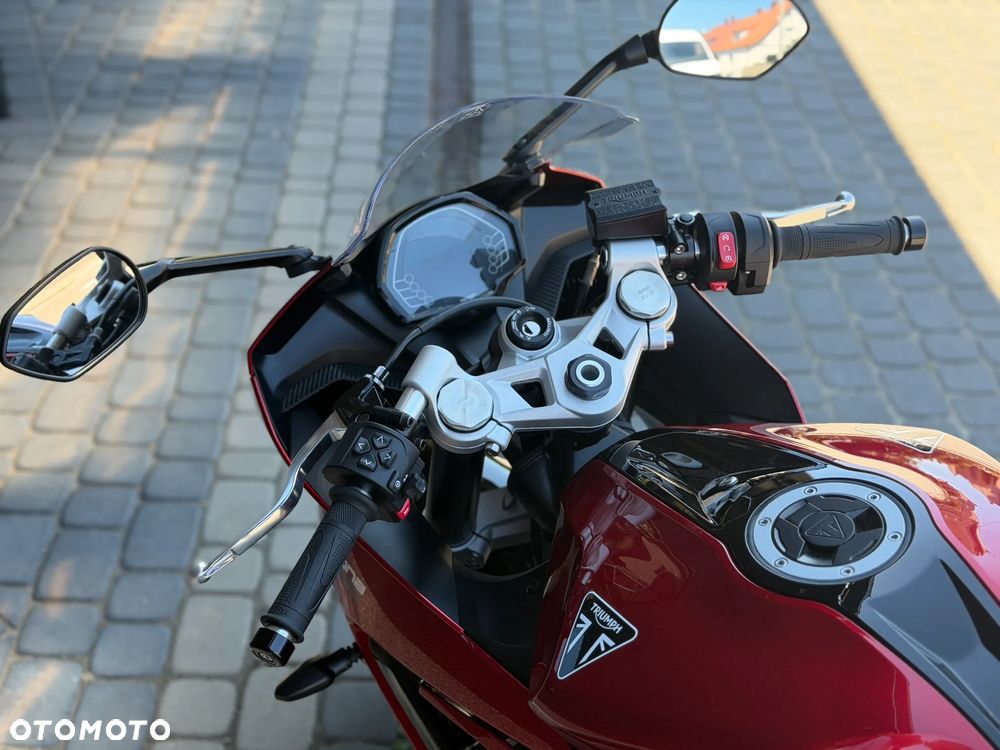 Triumph Daytona - 7