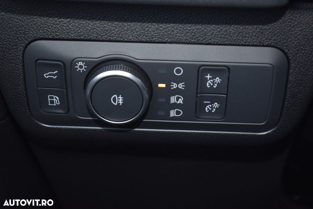 Ford Kuga - 31