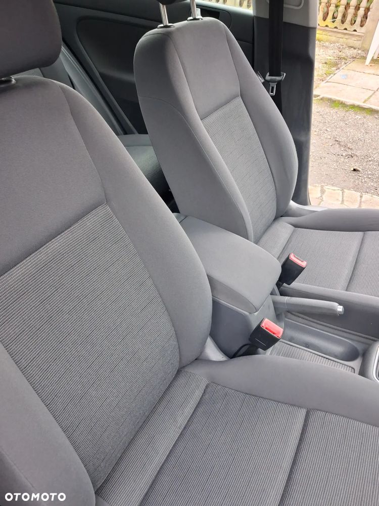 Volkswagen Golf Plus - 10