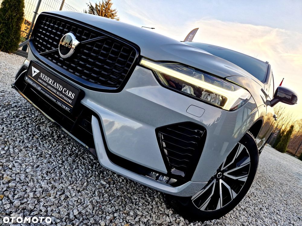 Volvo XC 60 B4 D AWD Plus Dark - 28