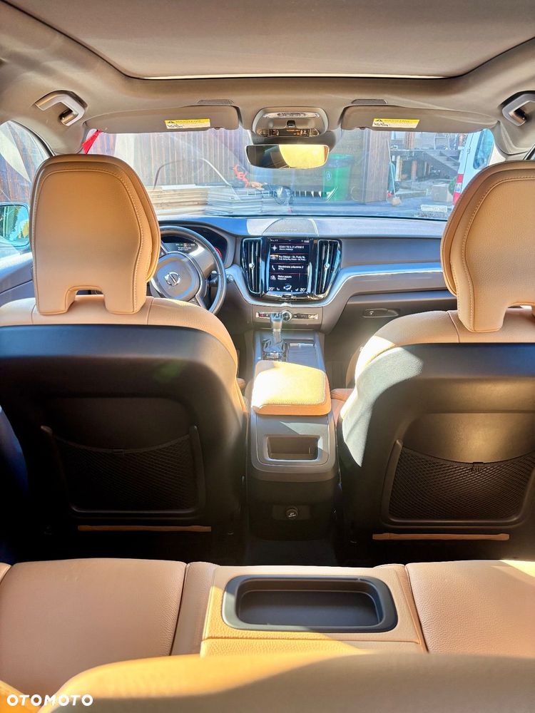 Volvo XC 60 T5 AWD Geartronic Momentum - 9