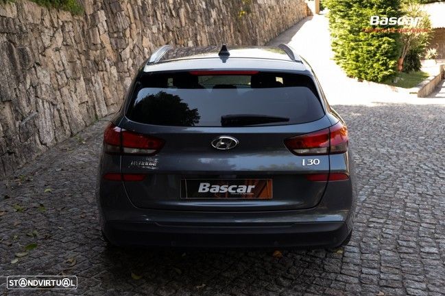 Hyundai i30 SW 1.6 CRDi Style+Navi - 8