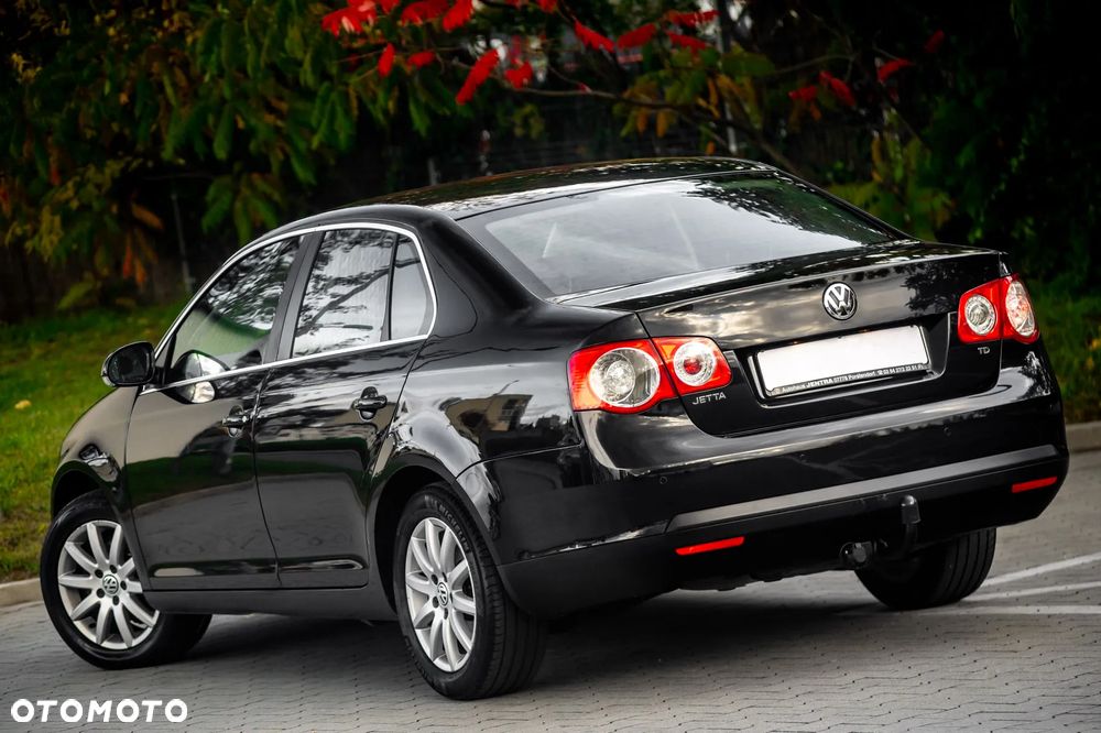 Volkswagen Jetta 1.6 TDI DPF Trendline - 14