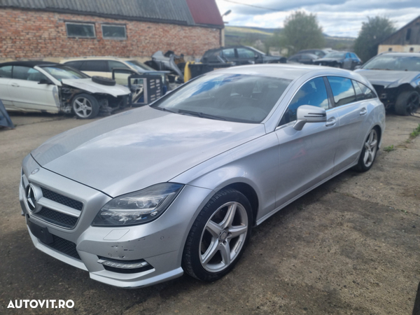 usi stanga fata spate mercedes cls w218 break