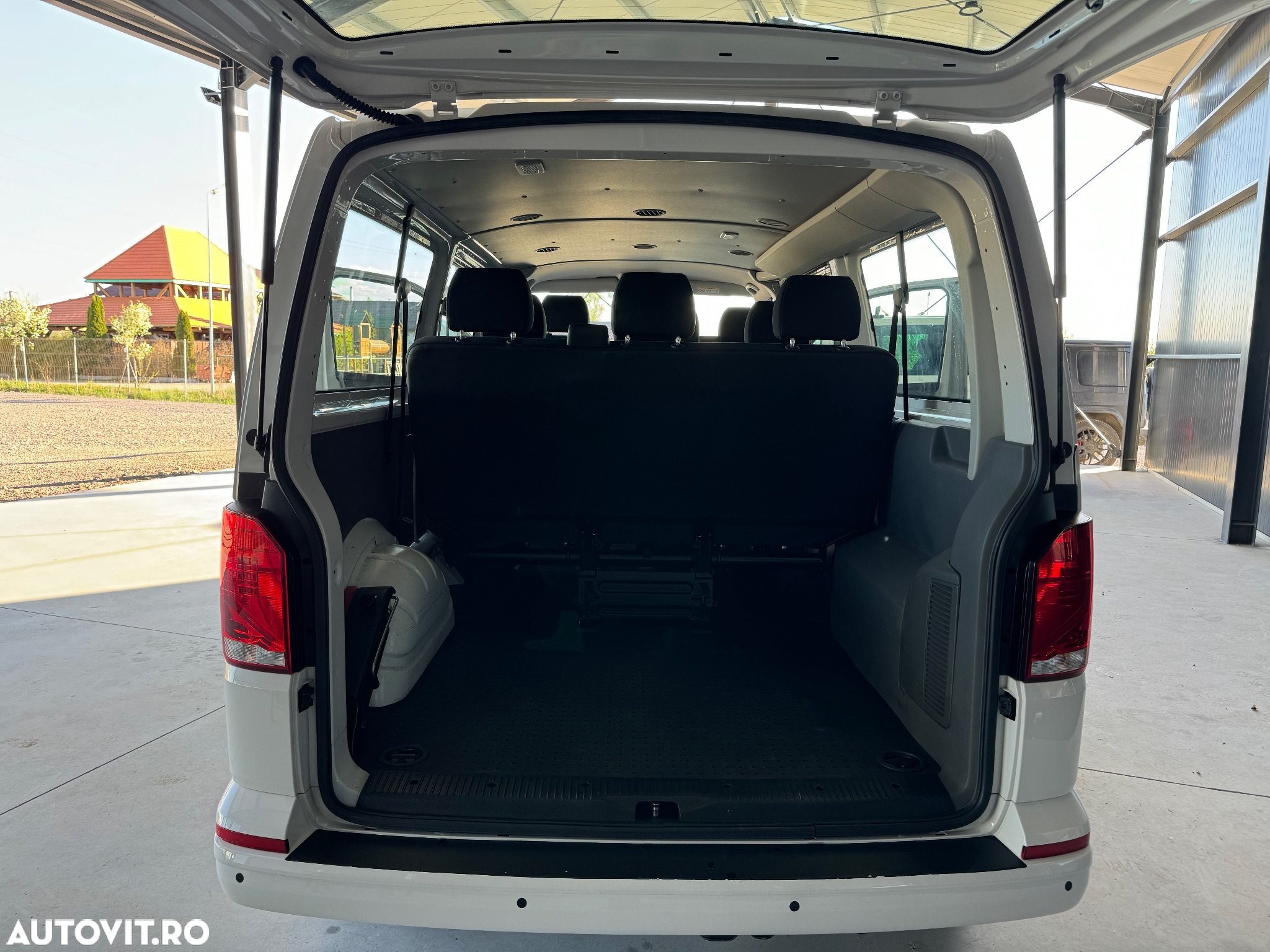 Volkswagen Transporter - 8