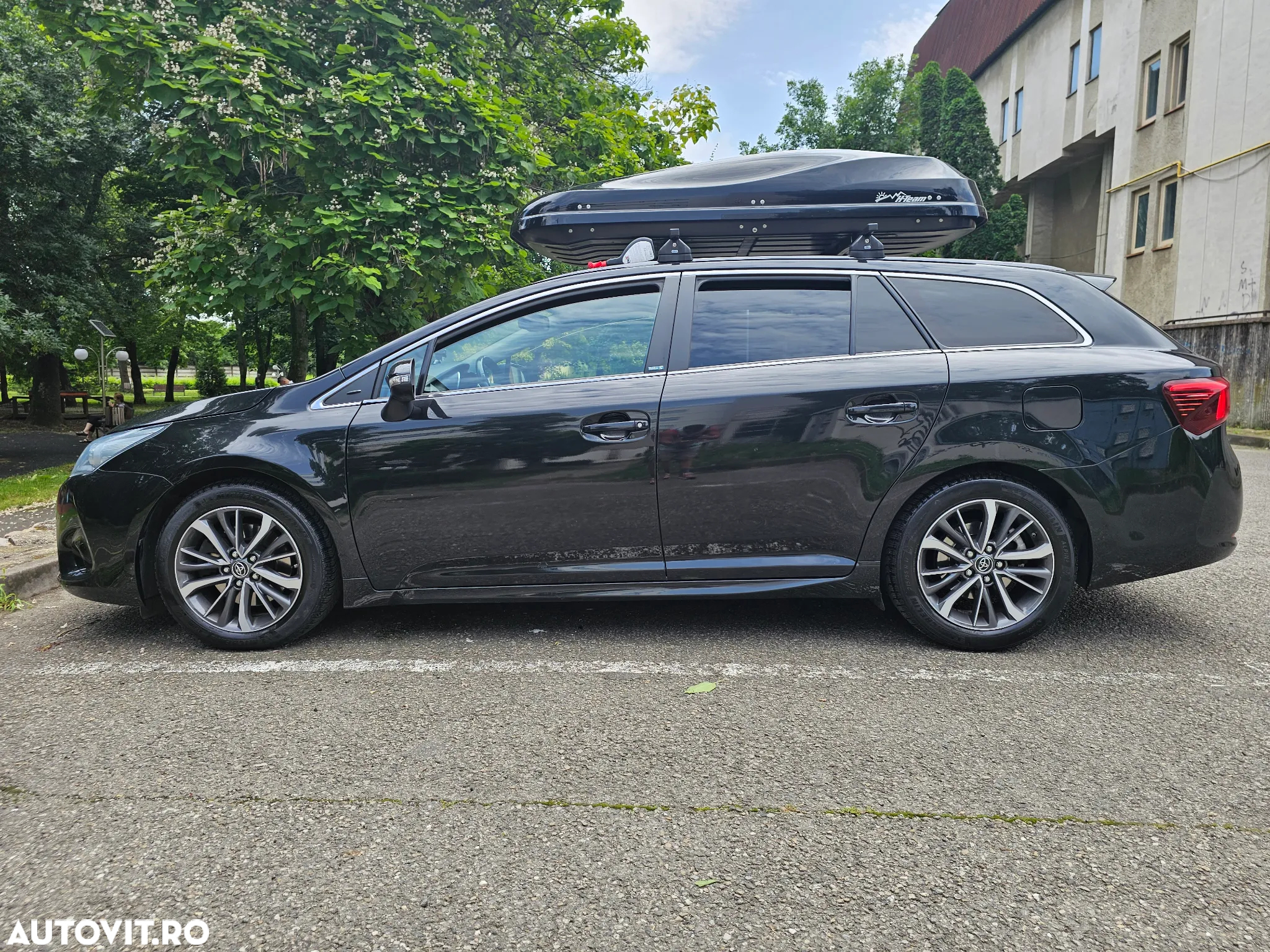 Toyota Avensis 2.0 D-4D Elegance - 10