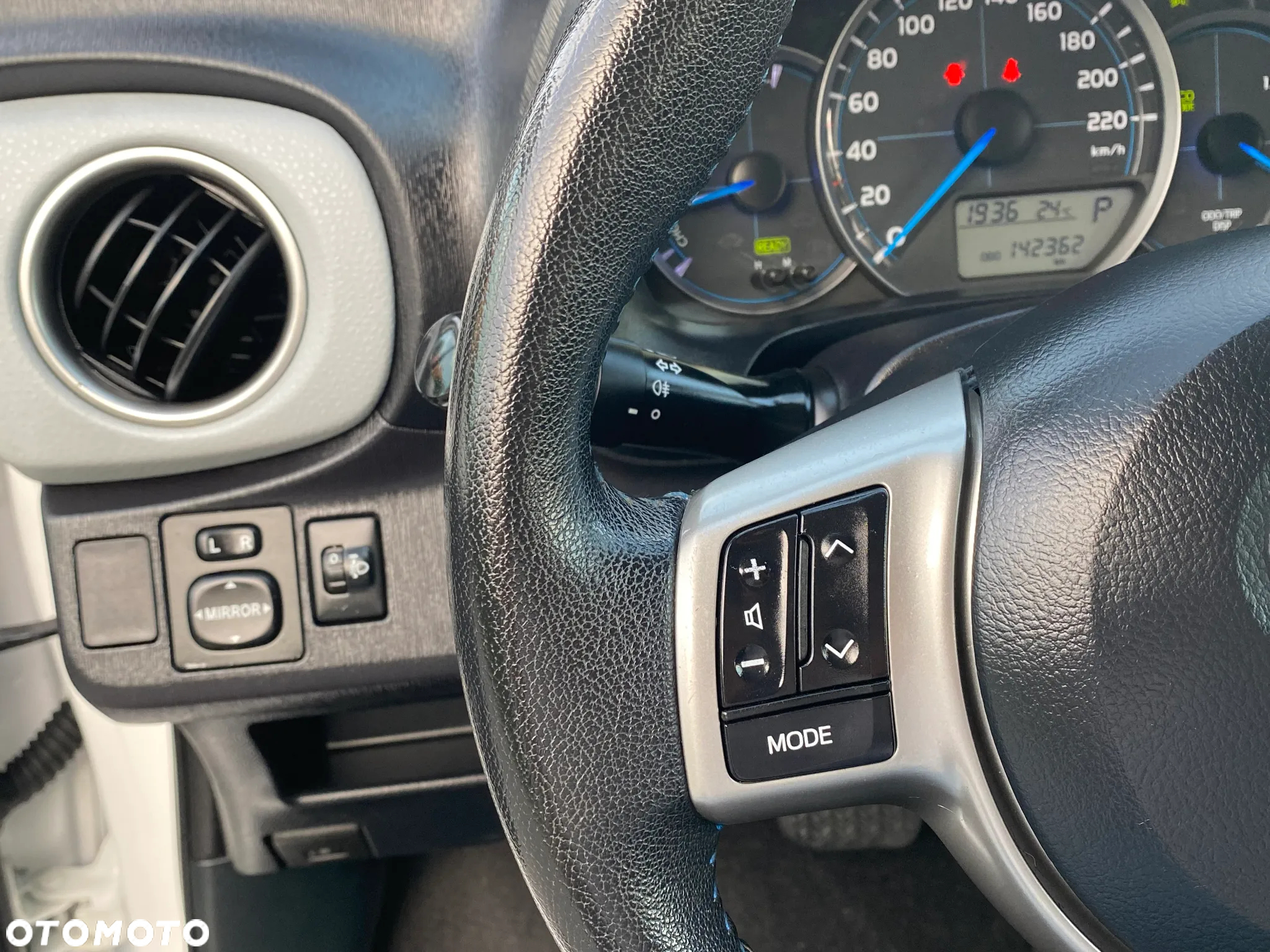 Toyota Yaris Hybrid 100 Premium - 21