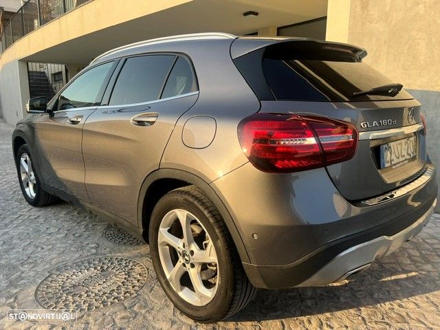Mercedes-Benz GLA 180 d - 6
