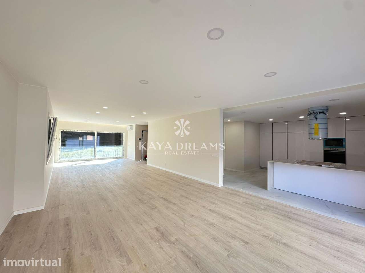 Moradia T5 com Piscina - Nova a estrear em Torres Vedras - Grande imagem: 4/40