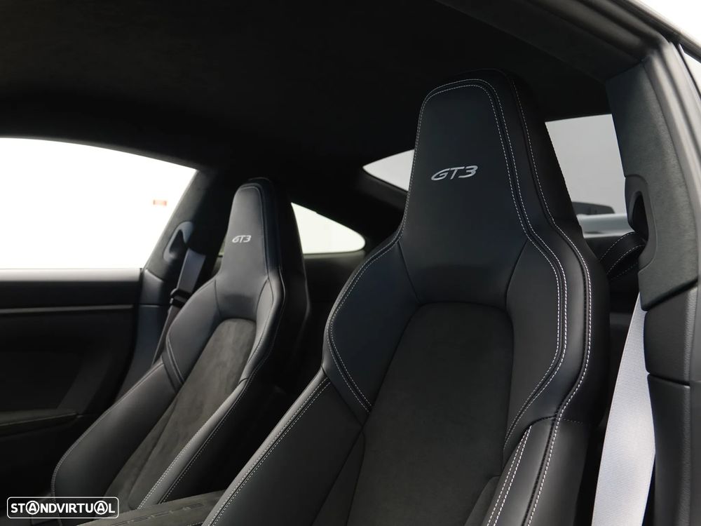 Porsche 911 (992) GT3 PDK - 16