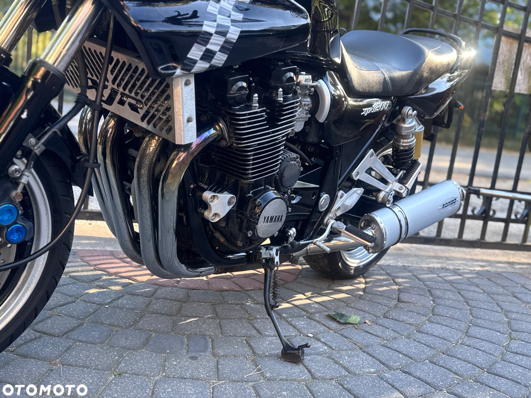 Yamaha XJR - 17