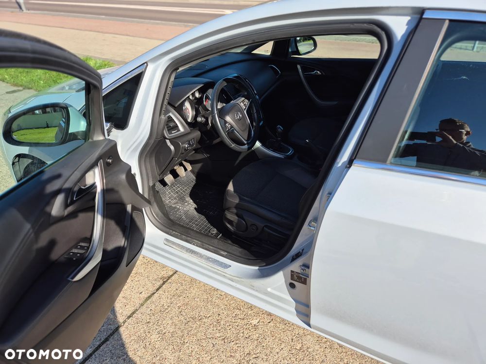 Opel Astra 1.4 T Cosmo - 14